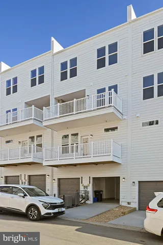 $3,250 | 19874 Yellow Daisy Terrace, Ashburn, VA 20147