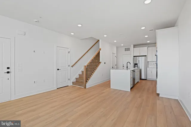 $3,250 | 19874 Yellow Daisy Terrace, Ashburn, VA 20147