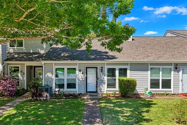 $237,500 | 64 Hideaway Drive, Friendswood, TX 77546