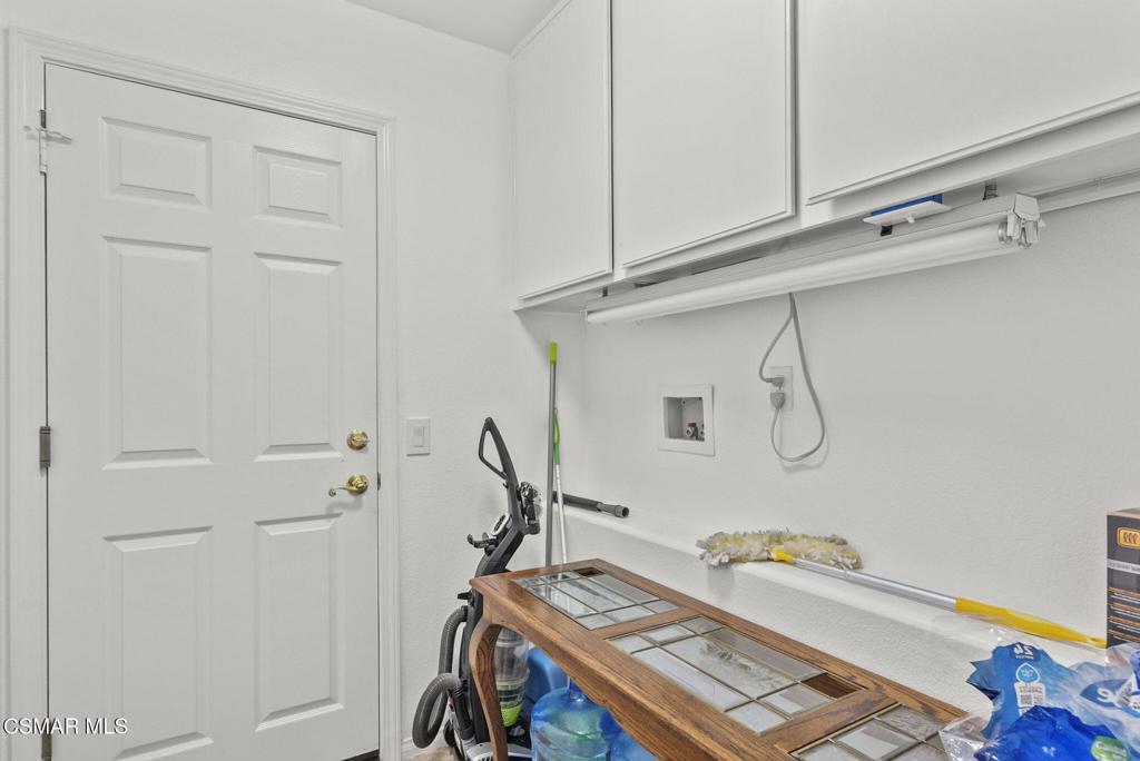 2046 Freesia Avenue Simi Valley, CA 93063 - Photo 12 of 37 a view of a room with gym equipment