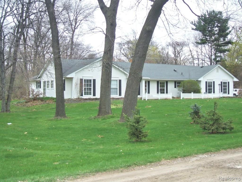 7135 Bingham Road Bloomfield Hills, MI 48301 - Photo 1 of 26 Primary Photo