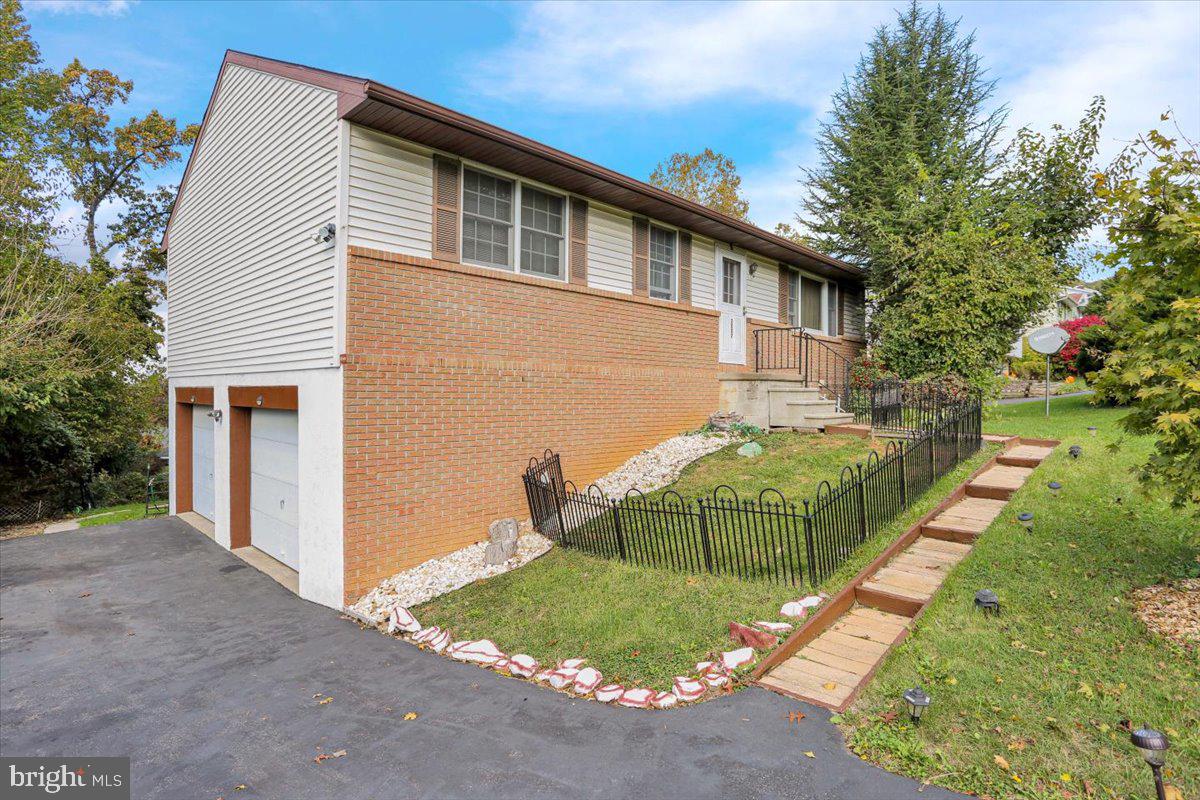 2007 Reservoir Road Reading, PA 19604 - Photo 2 of 26