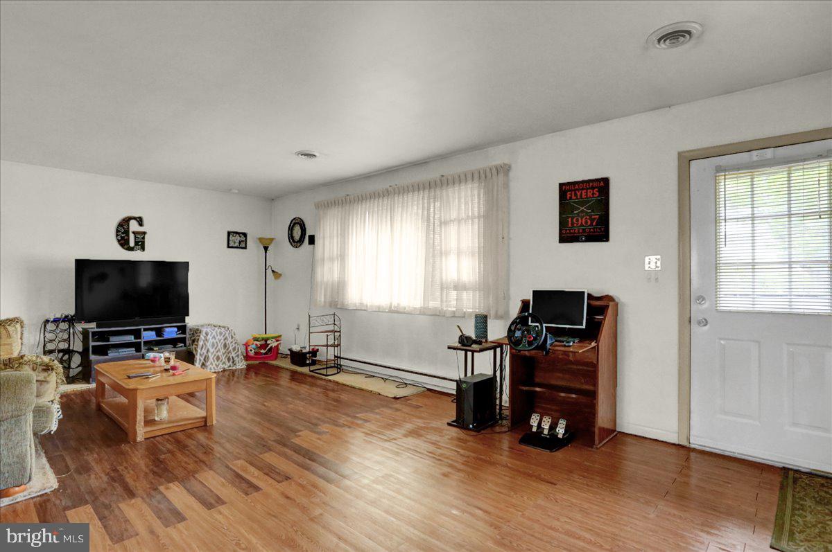 2007 Reservoir Road Reading, PA 19604 - Photo 3 of 26