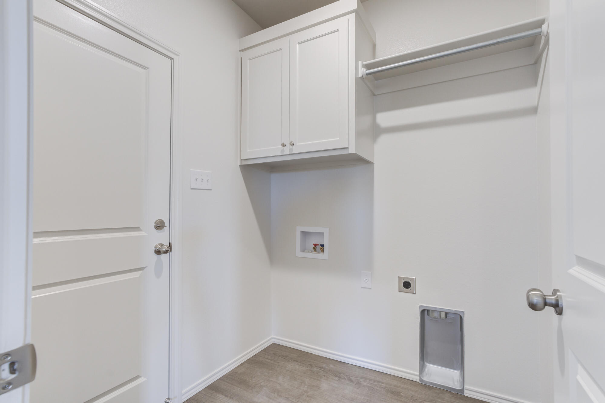 7011 40th Street Lubbock, TX 79407 - Photo 18 of 32 a view of a hallway