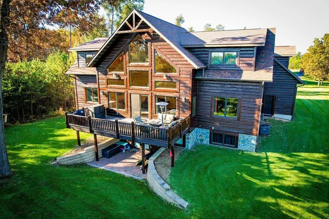 $1,599,000 | W5453 North Shore Drive, New Lisbon, WI 53950