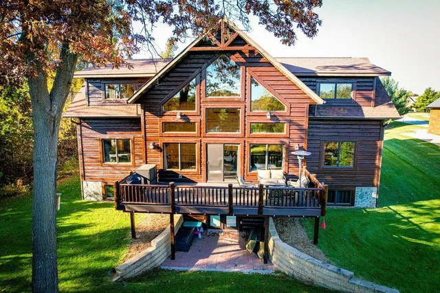 $1,599,000 | W5453 North Shore Drive, New Lisbon, WI 53950