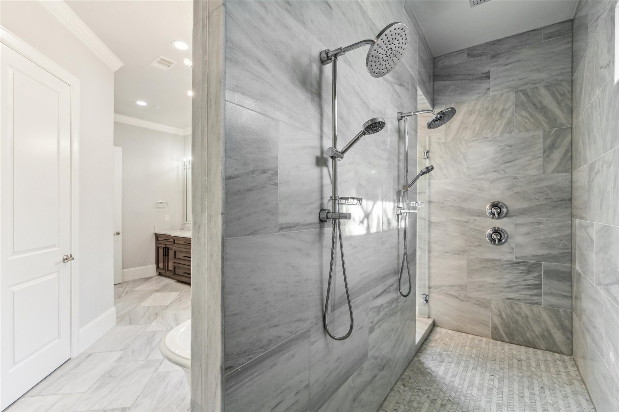 1721 Colquitt Street Houston, TX 77098 - Photo 25 of 30 master bath (3)