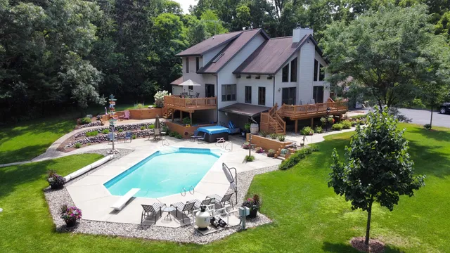 $695,000 | W2948 County Rd C, Montello, WI 53949