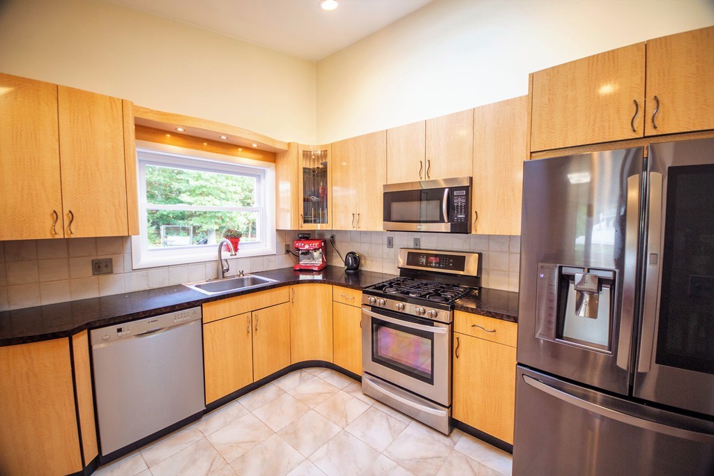22 Hampton Road Sharon, MA 02067 - Photo 8 of 27