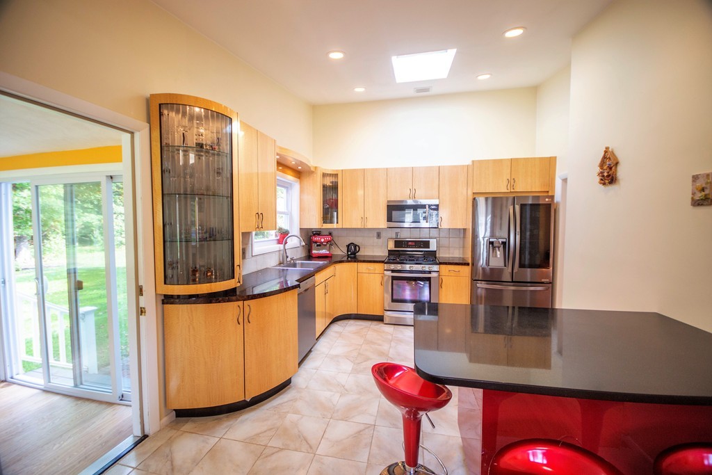 22 Hampton Road Sharon, MA 02067 - Photo 9 of 27