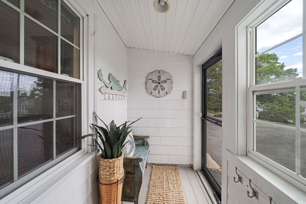 11 Boles Road Marshfield, MA 02050 - Photo 5 of 39