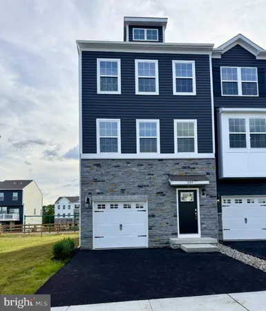 $2,975 | 209 Independence Court, Sellersville, PA 18960