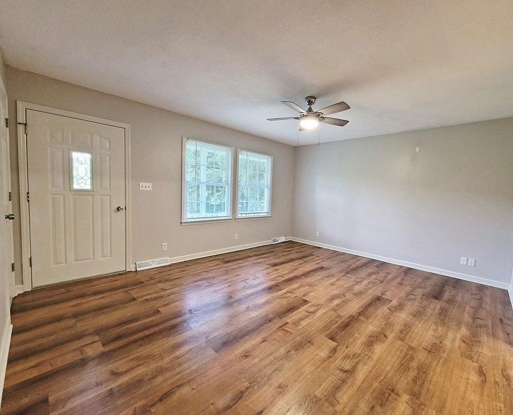 8600 Reedy Creek Road Bristol, VA 24202 - Photo 2 of 16 Gallery Image 2