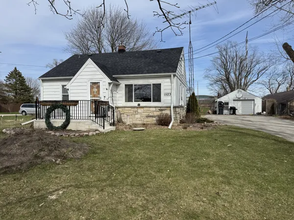 1523 Willow Road, Mount Pleasant, WI 53177