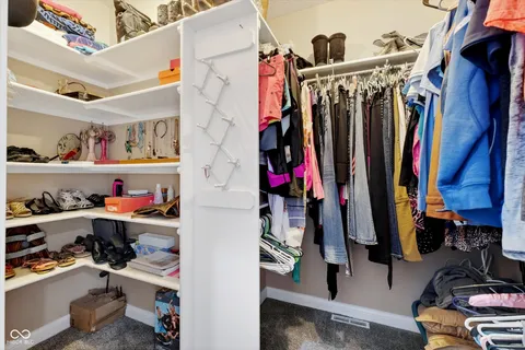 $659,000 | 301 Edgewood Place West, Anderson, IN 46011