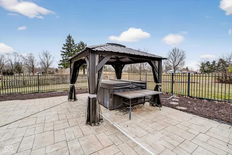 $659,000 | 301 Edgewood Place West, Anderson, IN 46011