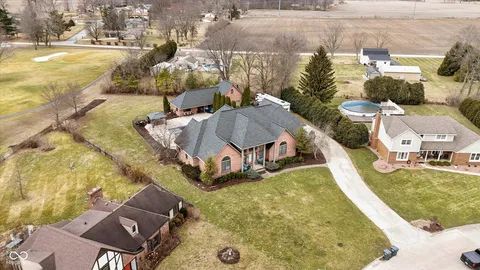 $659,000 | 301 Edgewood Place West, Anderson, IN 46011