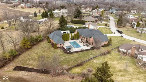 $659,000 | 301 Edgewood Place West, Anderson, IN 46011