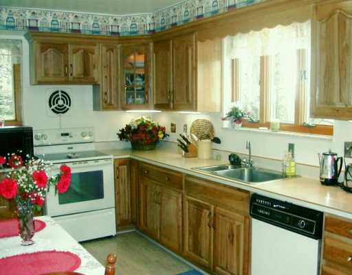 430 Edgewood Road Forest Hills, PA 15221 - Photo 2 of 4 Kitchen.
