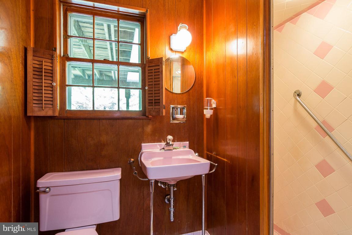 4617 Roundhill Road Ellicott City, MD 21043 - Photo 20 of 30 Full bath in basement!