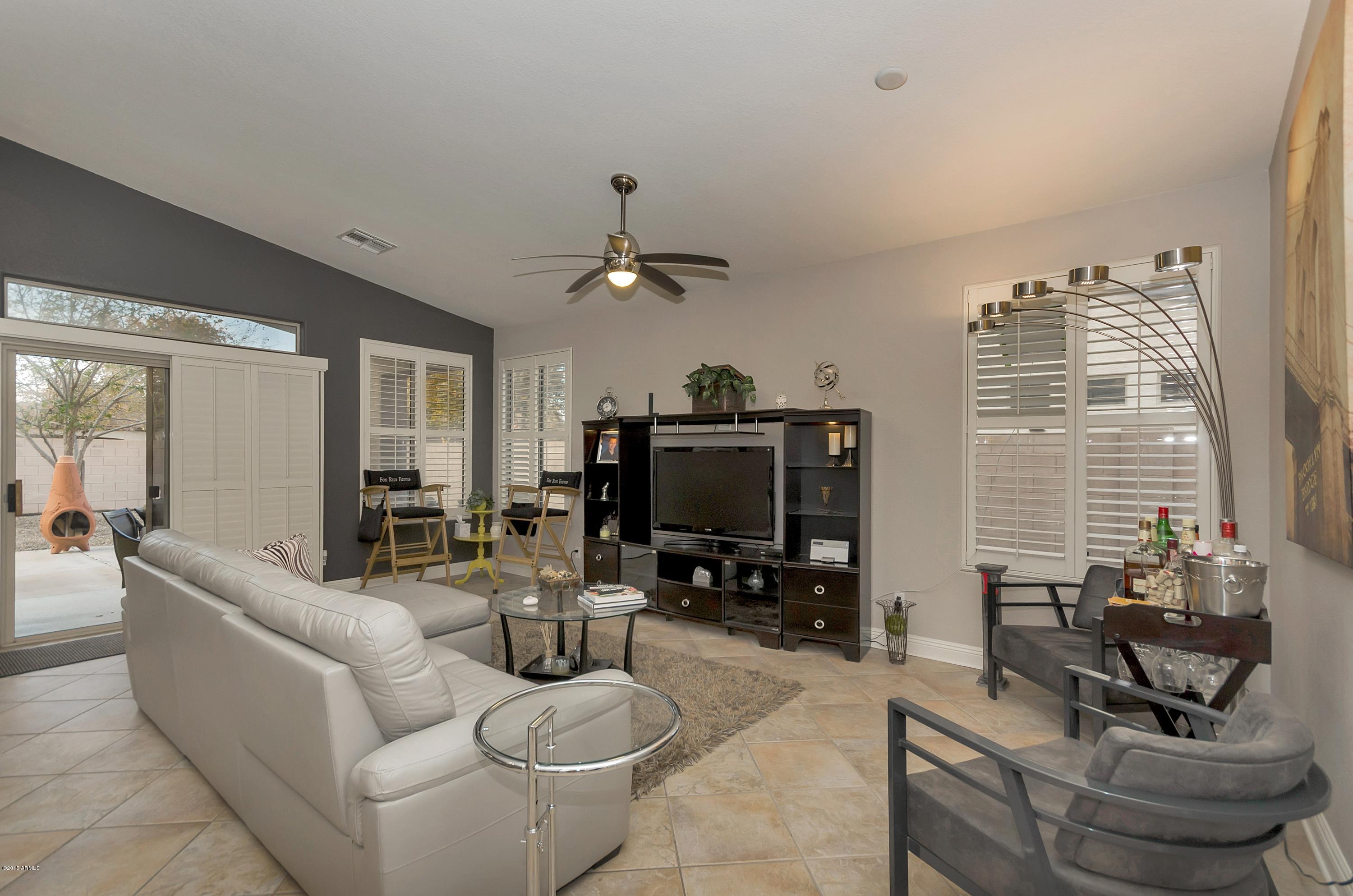 4355 East Walnut Road Gilbert, AZ 85298 - Photo 5 of 32 virtual-tour-165109-05