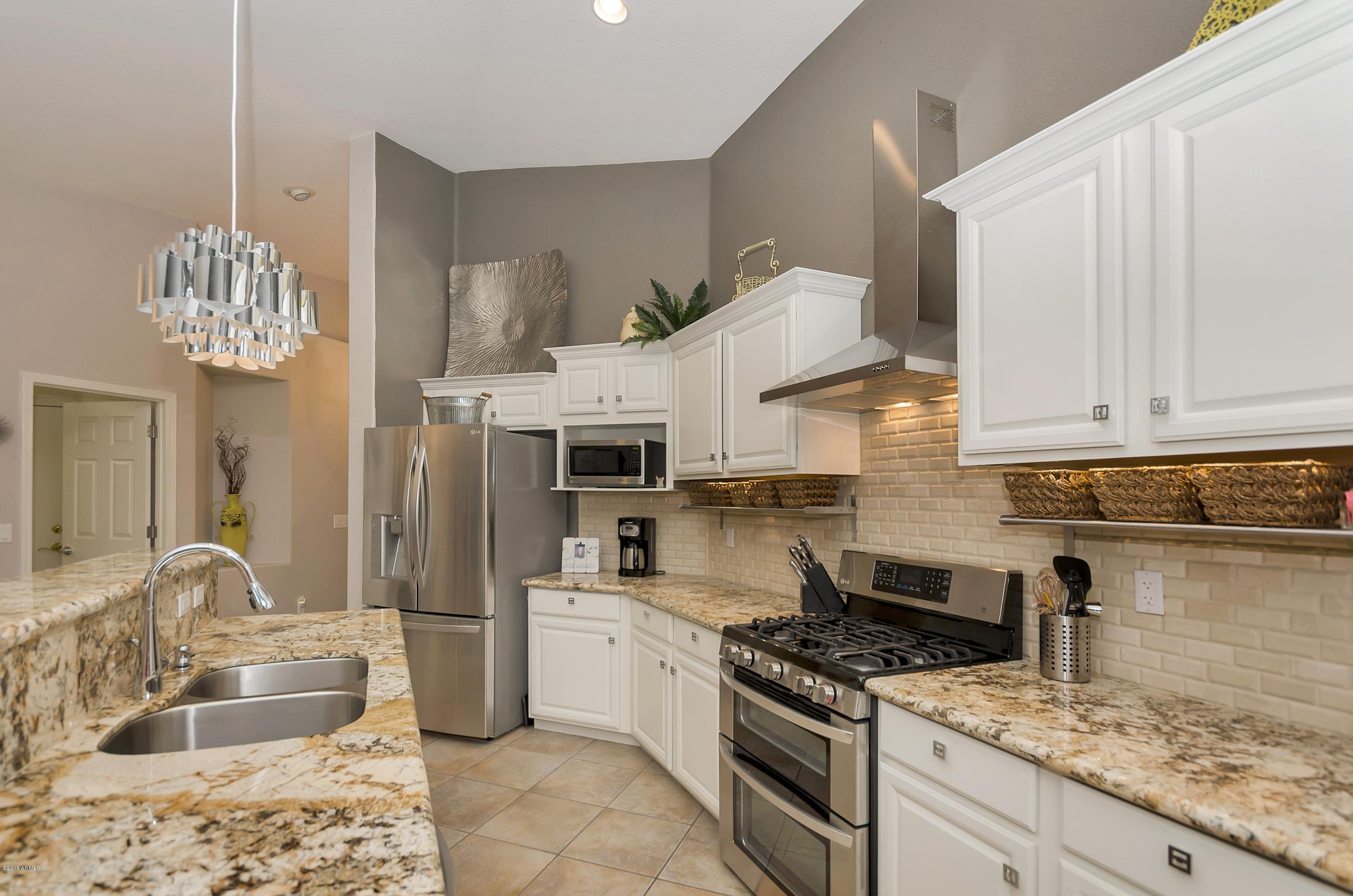 4355 East Walnut Road Gilbert, AZ 85298 - Photo 8 of 32 virtual-tour-165109-08