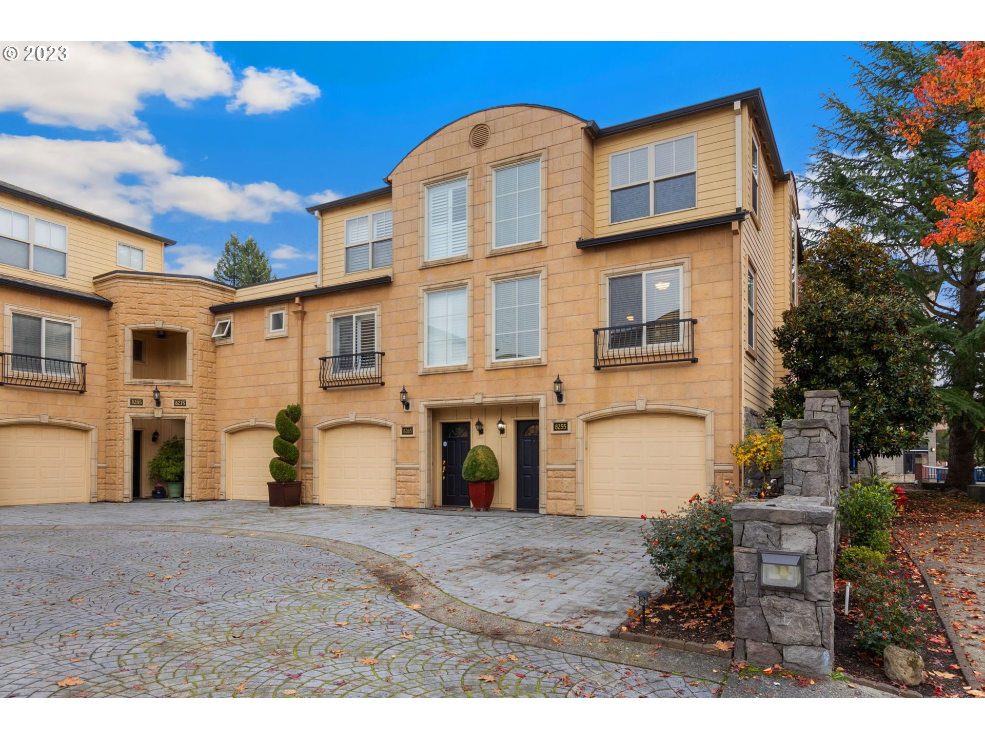 8255 Southwest Seneca Street Tualatin, OR 97062 - Photo 1 of 41 a view of a big building