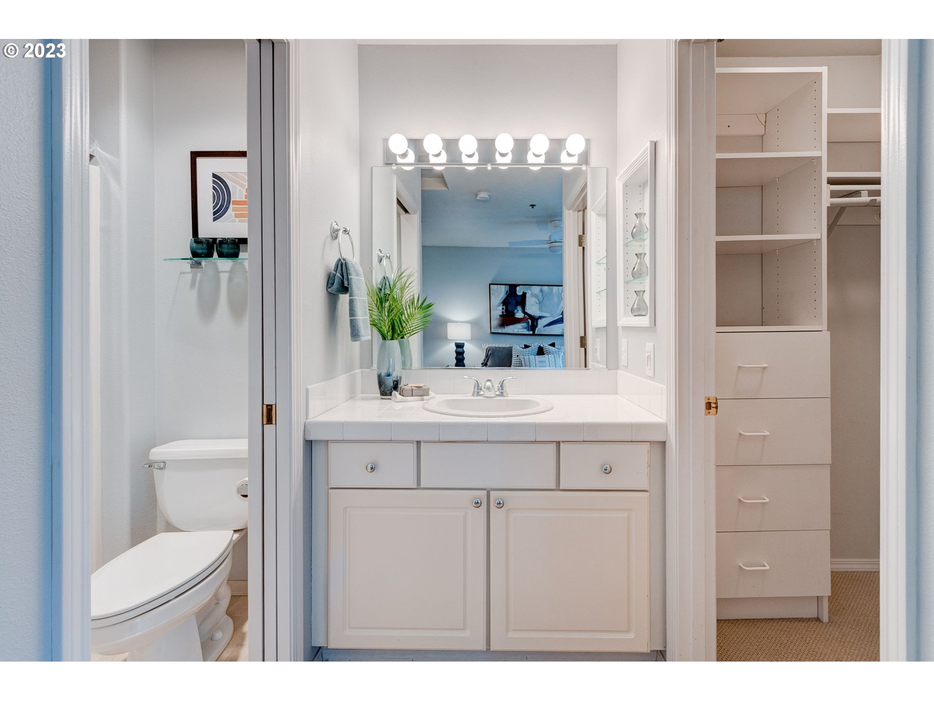 8255 Southwest Seneca Street Tualatin, OR 97062 - Photo 35 of 41 a bathroom with a sink vanity and a mirror