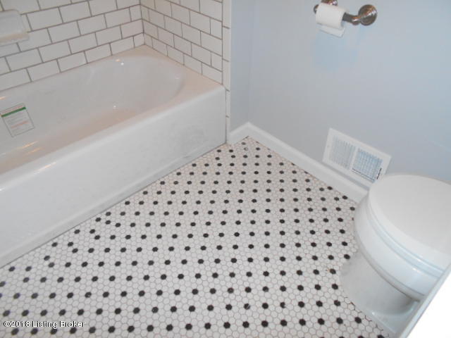 10803 Marcitis Road Louisville, KY 40272 - Photo 13 of 28 DSCN1928