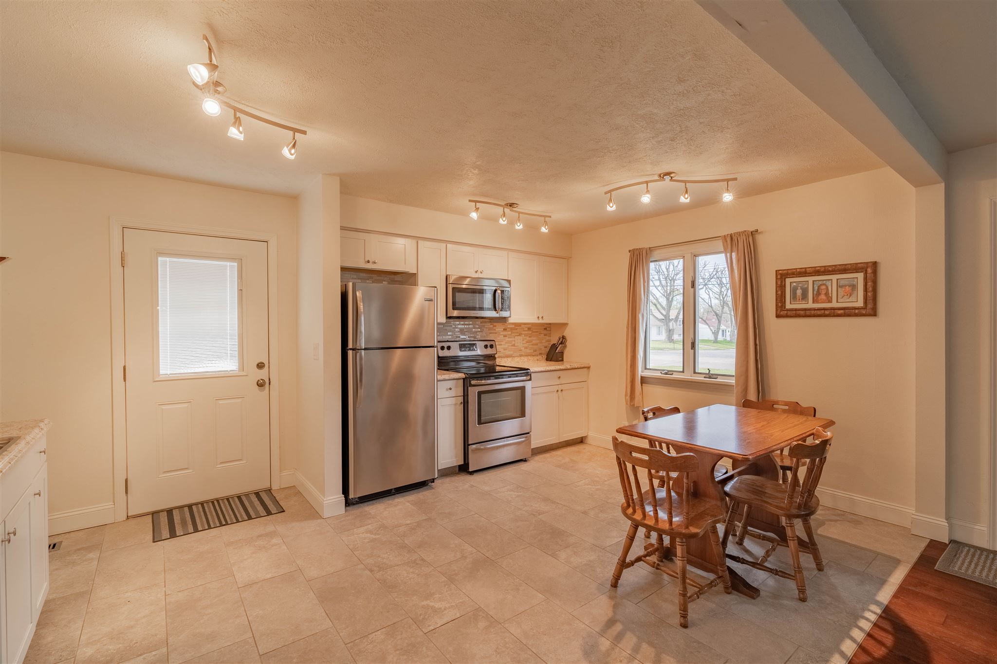 1835 West Kem Road Marion, IN 46952 - Photo 8 of 19 Gallery Image 8