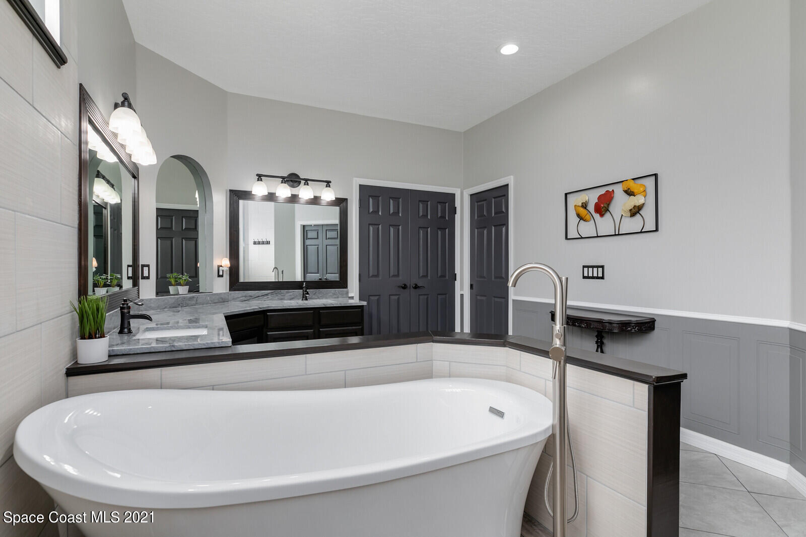 4805 Springwater Circle Melbourne, FL 32940 - Photo 20 of 36 Owner's bath