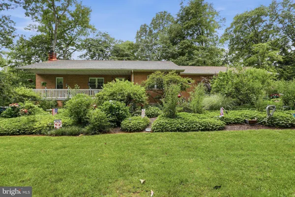$599,900 | 549 Macintosh Drive, Falling Waters, WV 25419