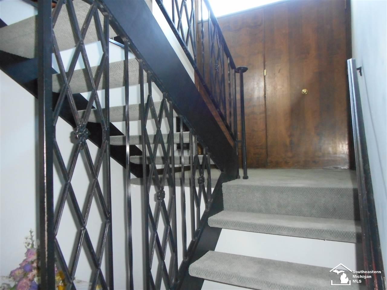 26855 Pennsylvania Road Romulus, MI 48174 - Photo 24 of 35