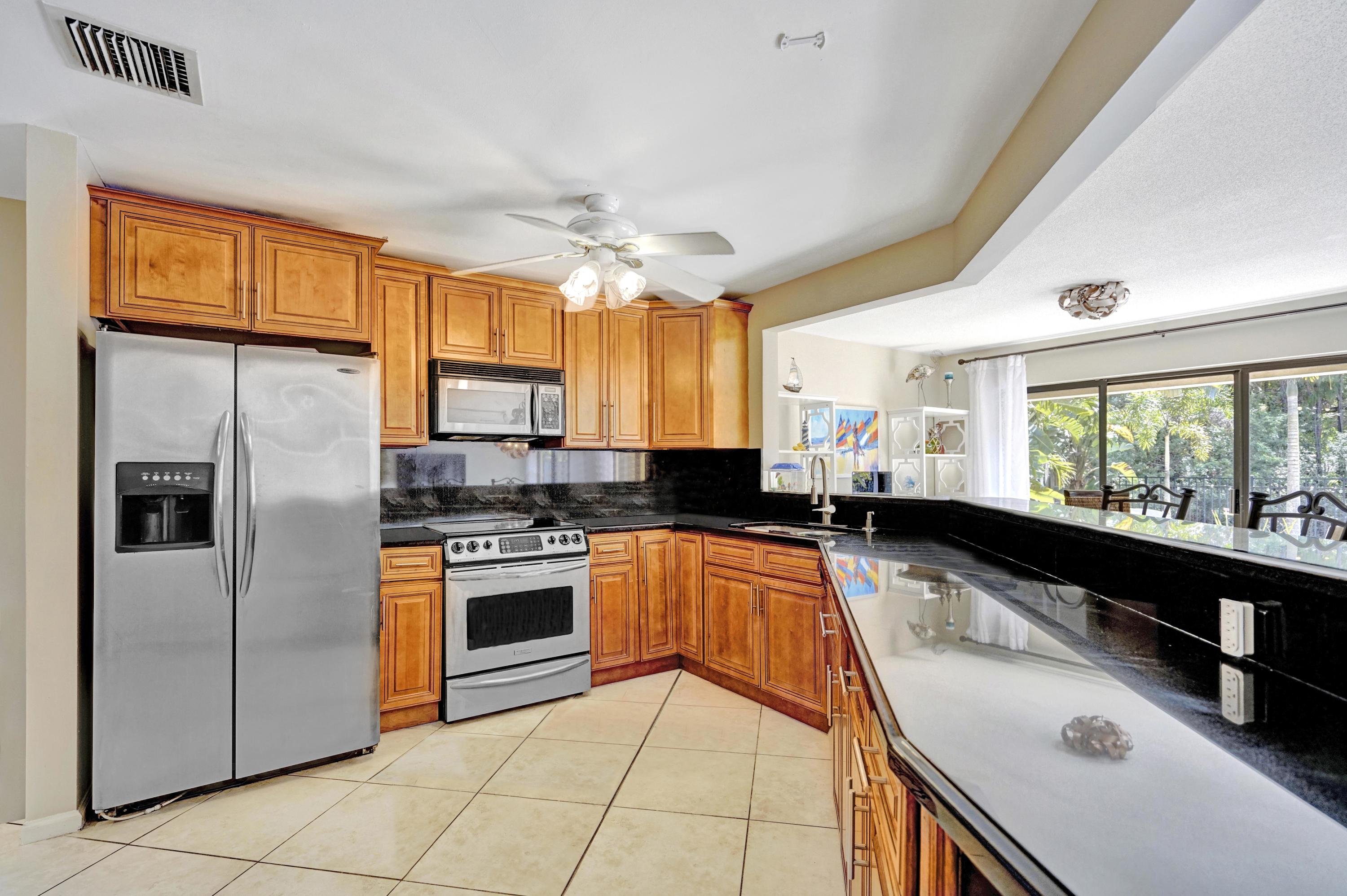 6624 Sweet Maple Lane Boca Raton, FL 33433 - Photo 13 of 47 13 (1)
