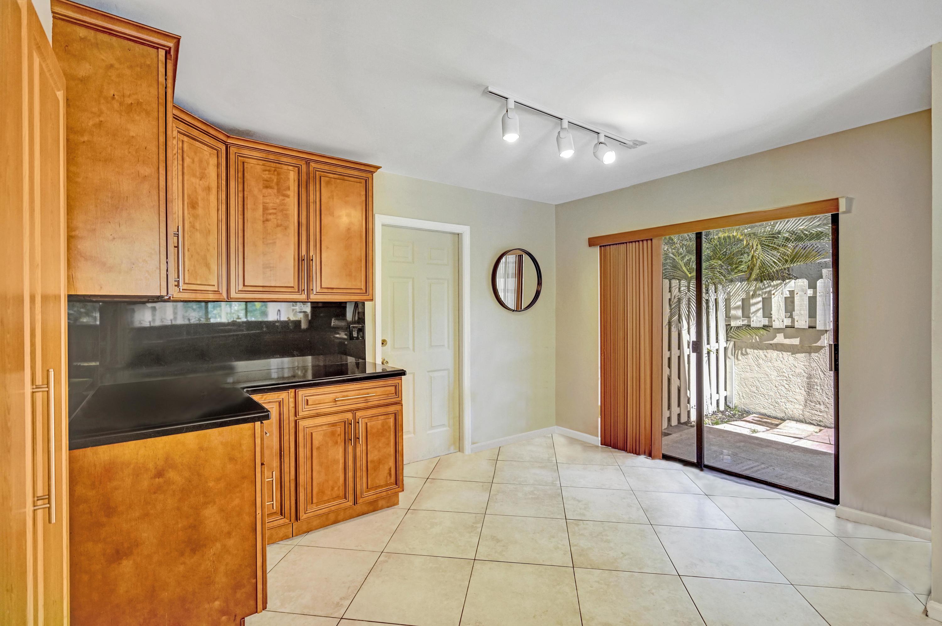 6624 Sweet Maple Lane Boca Raton, FL 33433 - Photo 14 of 47 15 (1)