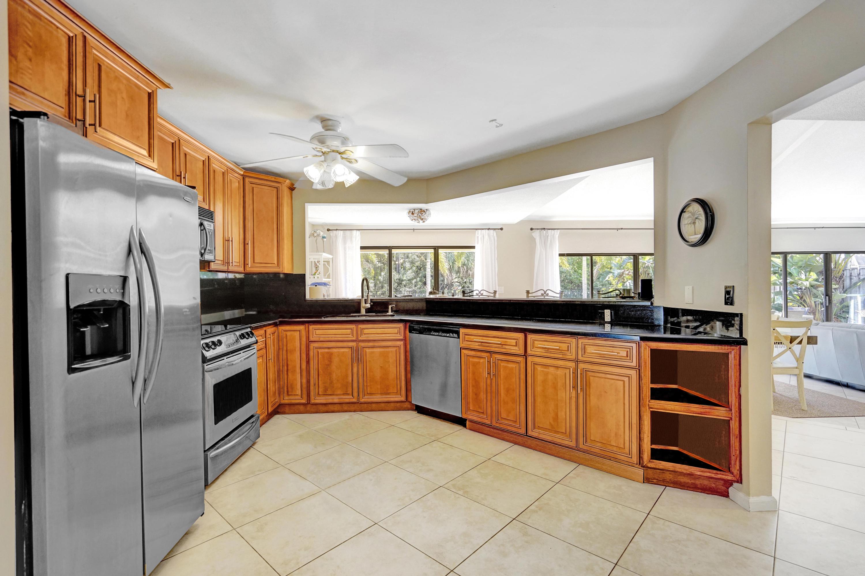 6624 Sweet Maple Lane Boca Raton, FL 33433 - Photo 3 of 47 14 (1)