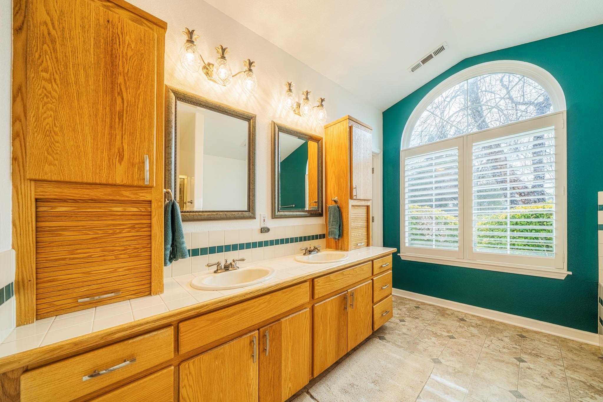 6657 Riata Drive Redding, CA 96002 - Photo 10 of 60 DSC06299-HDR
