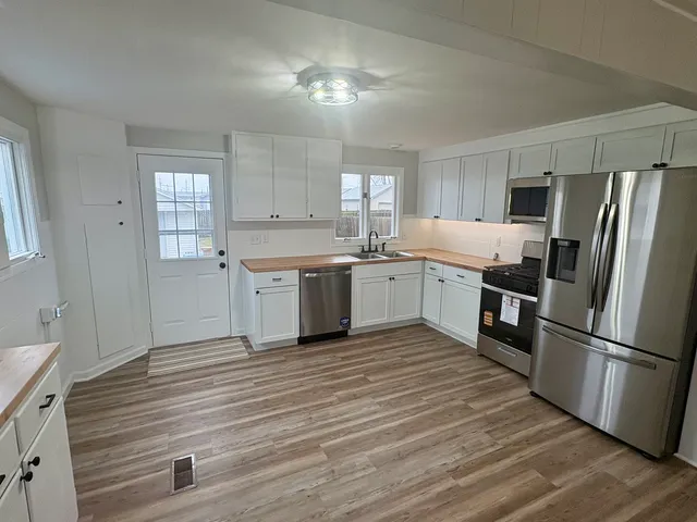 $214,900 | 4741 West 89th Place, Hometown, IL 60456