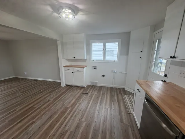 $214,900 | 4741 West 89th Place, Hometown, IL 60456