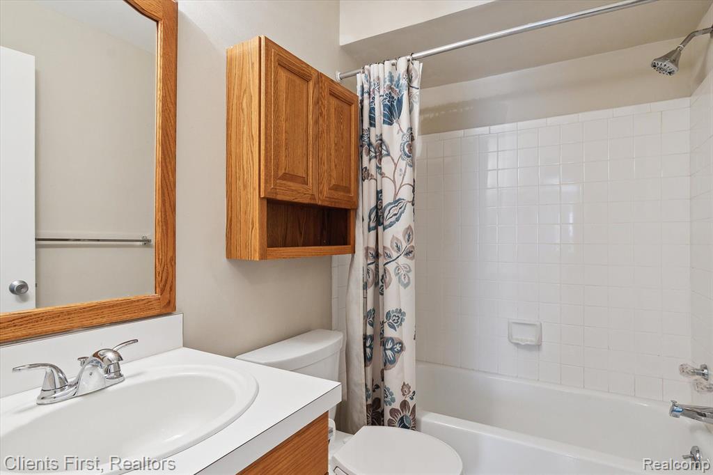 24050 Middlebelt Road, Unit 3 Farmington Hills, MI 48336 - Photo 16 of 28