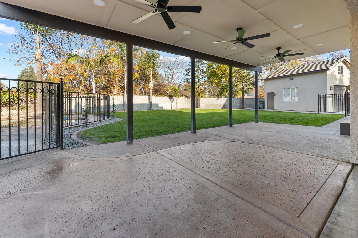 1890 Riesling Street Tulare, CA 93274 - Photo 33 of 45 1890 Riesling St Tulare CA-large-045-049