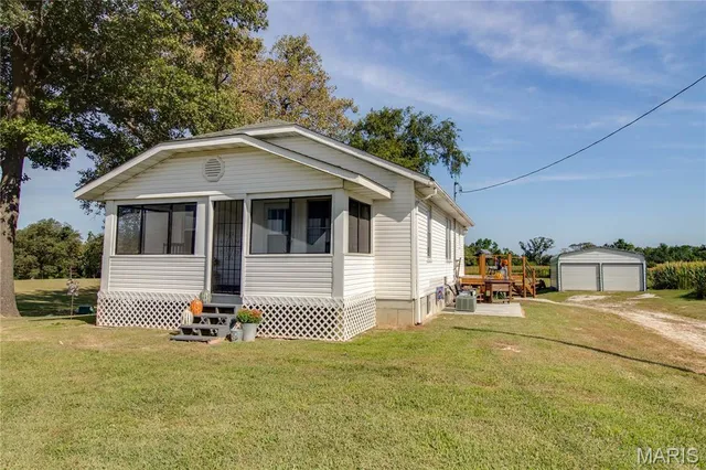 $169,000 | 20628 Highway 3, Grafton, IL 62037