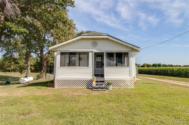 $169,000 | 20628 Highway 3, Grafton, IL 62037