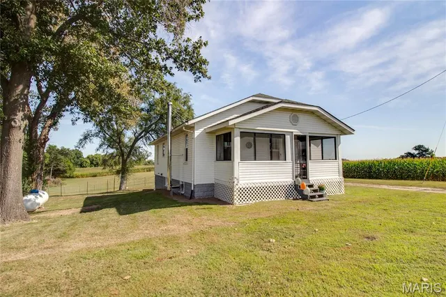 $169,000 | 20628 Highway 3, Grafton, IL 62037