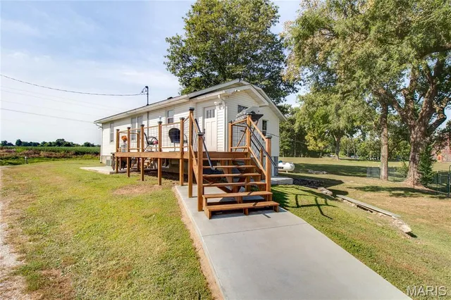 $169,000 | 20628 Highway 3, Grafton, IL 62037