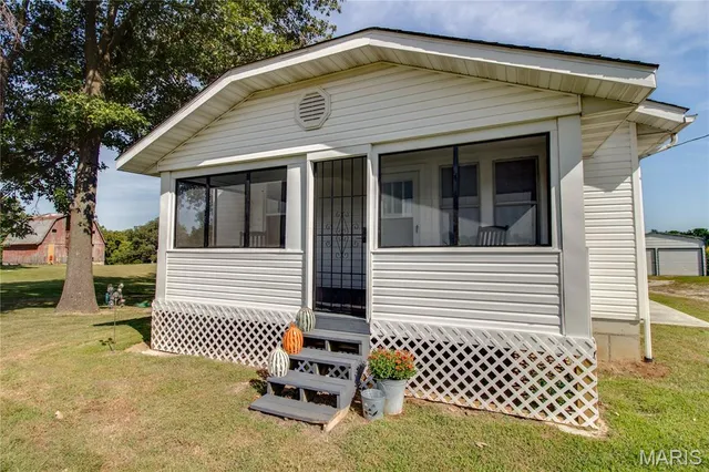 $169,000 | 20628 Highway 3, Grafton, IL 62037