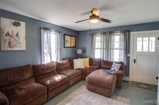 $169,000 | 20628 Highway 3, Grafton, IL 62037