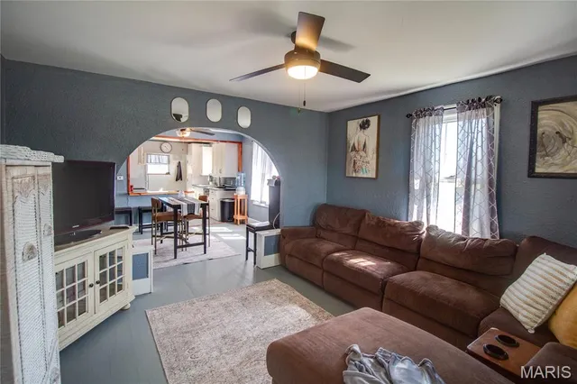 $169,000 | 20628 Highway 3, Grafton, IL 62037