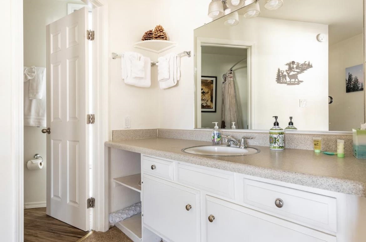 286 Old Mammoth Road, Unit 17 Mammoth Lakes, CA 93546 - Photo 18 of 39 Gallery Image 18