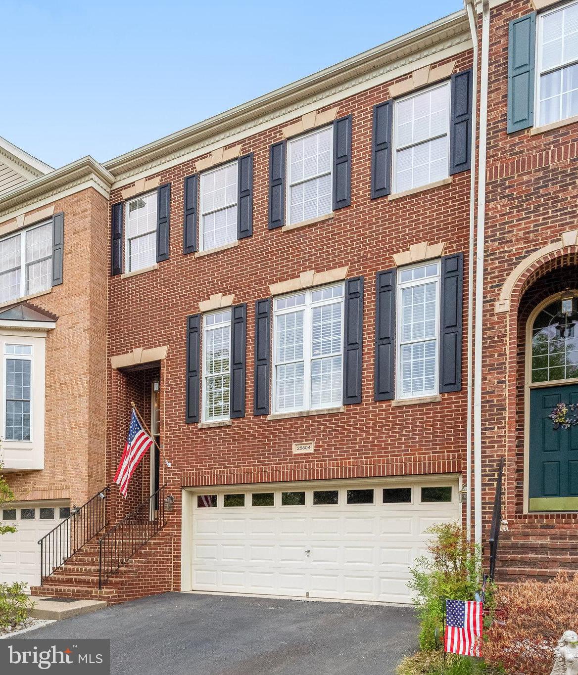 25804 Commons Square Chantilly, VA 20152 - Photo 2 of 48 a front view of a building